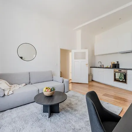 New 2 Bedroom - Explorers & Remote Workers! *