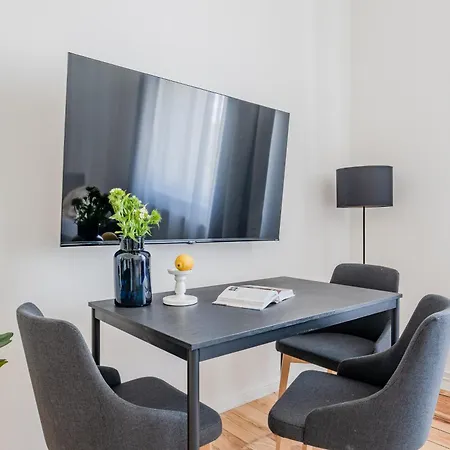 New 2 Bedroom - Explorers & Remote Workers! Apartment Potsdam