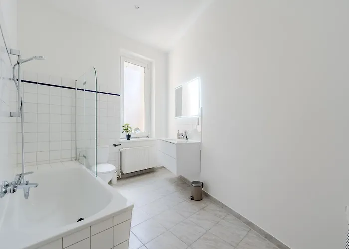 New 2 Bedroom - Explorers & Remote Workers! 波茨坦