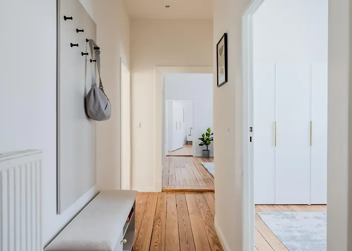 New 2 Bedroom - Explorers & Remote Workers! 波茨坦