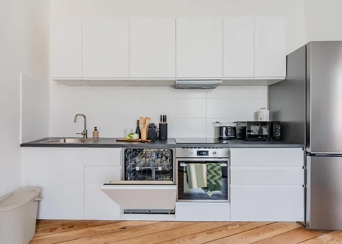 New 2 Bedroom - Explorers & Remote Workers! 公寓