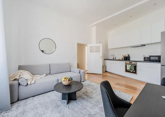 New 2 Bedroom - Explorers & Remote Workers! *