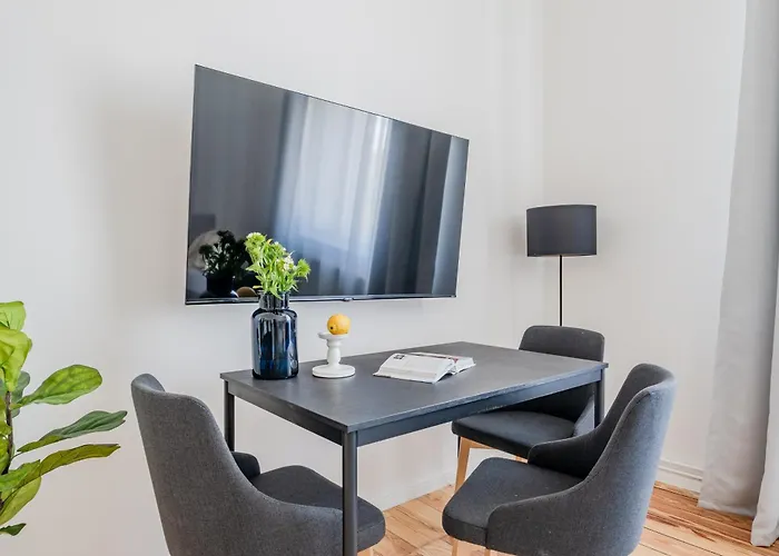 New 2 Bedroom - Explorers & Remote Workers! 公寓 波茨坦